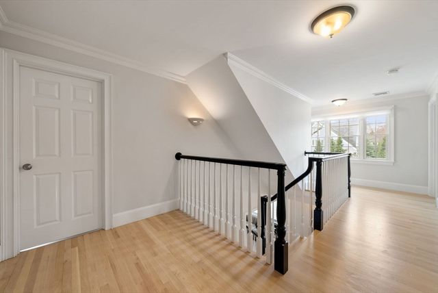 41 Chesterton Rd, Wellesley, MA 02481