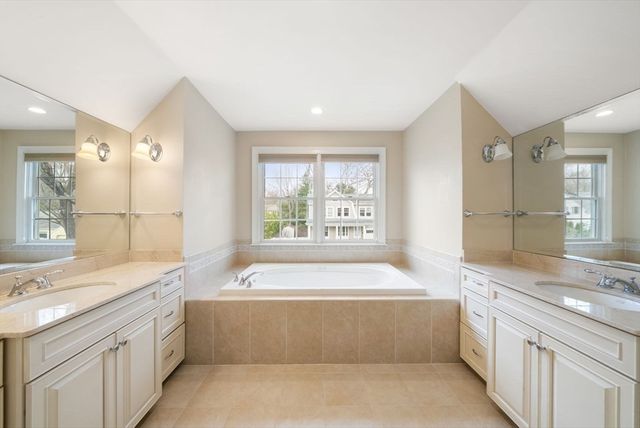 41 Chesterton Rd, Wellesley, MA 02481