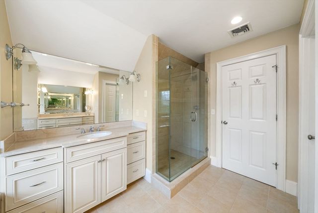 41 Chesterton Rd, Wellesley, MA 02481