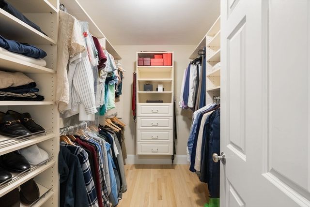 41 Chesterton Rd, Wellesley, MA 02481