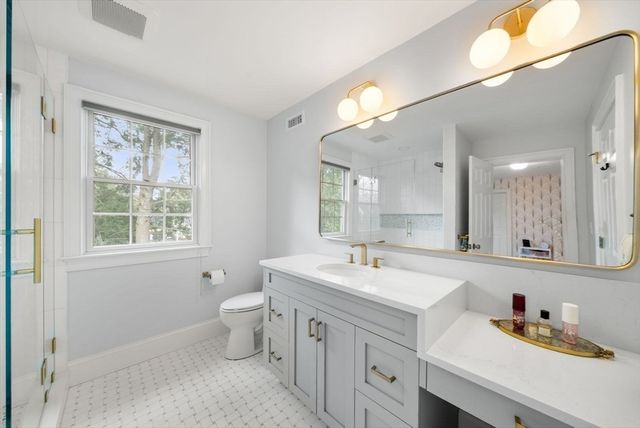 41 Chesterton Rd, Wellesley, MA 02481