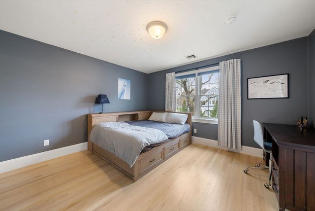 41 Chesterton Rd, Wellesley, MA 02481