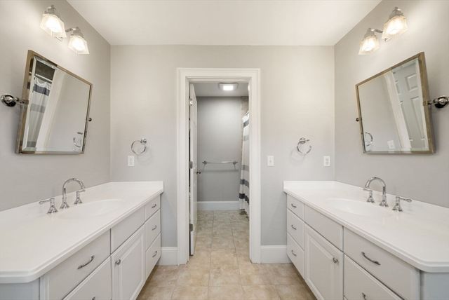 41 Chesterton Rd, Wellesley, MA 02481