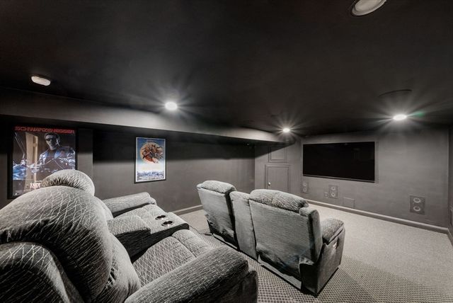 41 Chesterton Rd, Wellesley, MA 02481