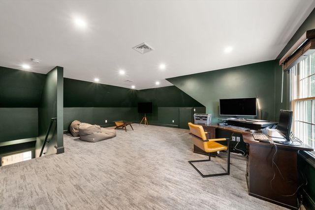 41 Chesterton Rd, Wellesley, MA 02481