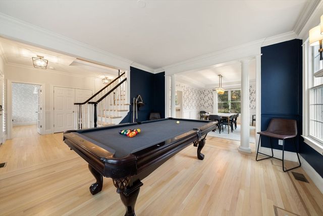 41 Chesterton Rd, Wellesley, MA 02481