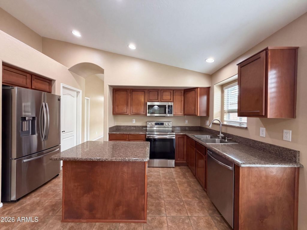 1365 E PRICKLY PEAR Drive, Casa Grande, AZ 85122 — photo 2