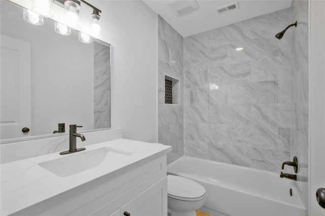 4431 Ravine Drive, Friendswood, TX 77546
