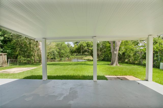 4431 Ravine Drive, Friendswood, TX 77546