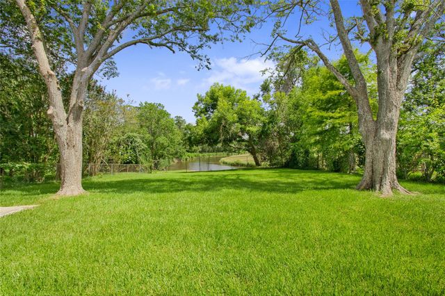 4431 Ravine Drive, Friendswood, TX 77546