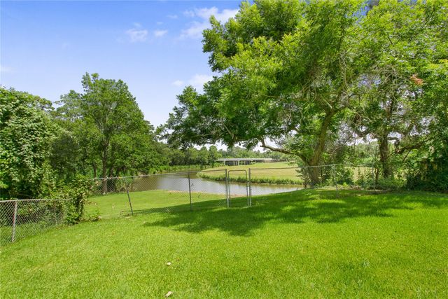 4431 Ravine Drive, Friendswood, TX 77546