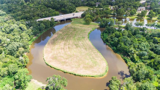 4431 Ravine Drive, Friendswood, TX 77546