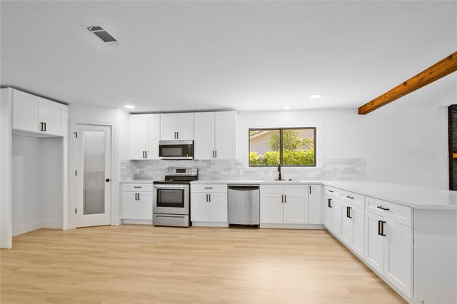 4431 Ravine Drive, Friendswood, TX 77546