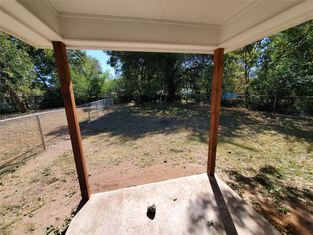 806 E 12th Street, Bonham, TX 75418