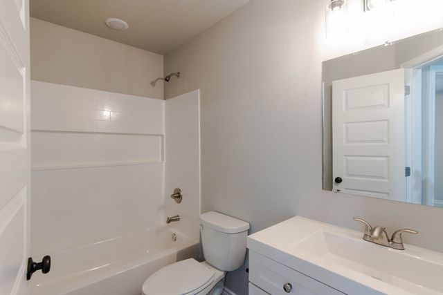 806 E 12th Street, Bonham, TX 75418