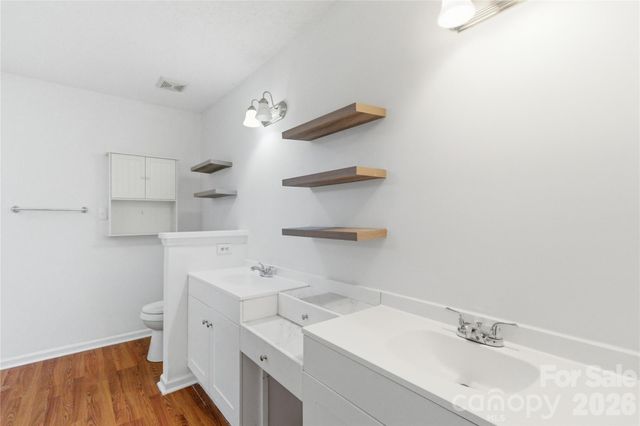 2909 Oakcroft Drive, Matthews, NC 28105