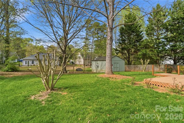 2909 Oakcroft Drive, Matthews, NC 28105