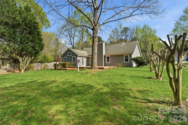 2909 Oakcroft Drive, Matthews, NC 28105