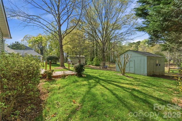 2909 Oakcroft Drive, Matthews, NC 28105