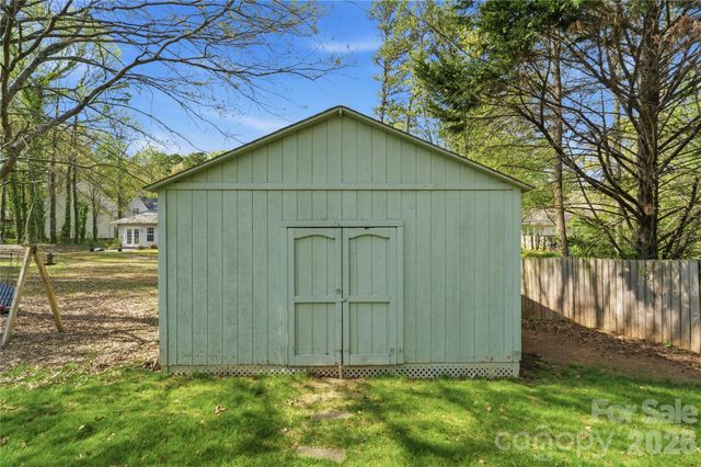 2909 Oakcroft Drive, Matthews, NC 28105