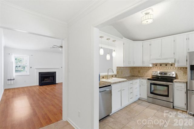 2909 Oakcroft Drive, Matthews, NC 28105