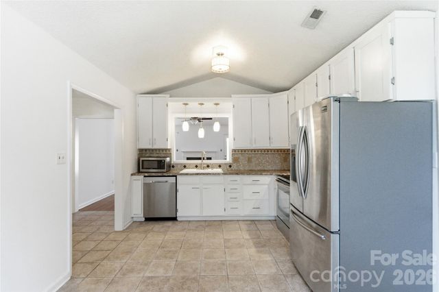 2909 Oakcroft Drive, Matthews, NC 28105