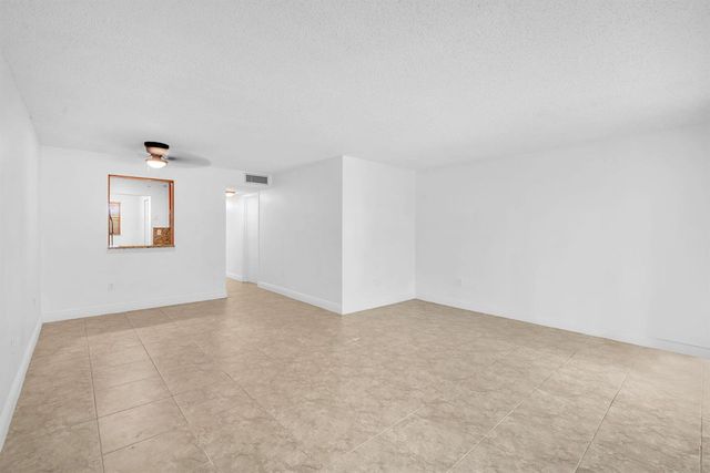 1021 Mockingbird Lane 303, Plantation, FL 33324