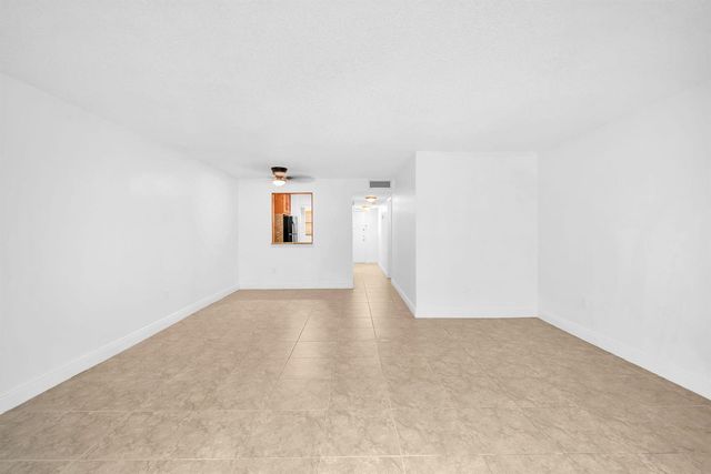 1021 Mockingbird Lane 303, Plantation, FL 33324