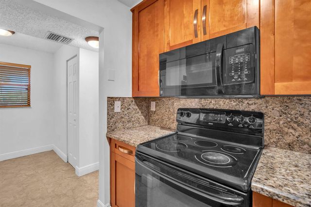 1021 Mockingbird Lane 303, Plantation, FL 33324