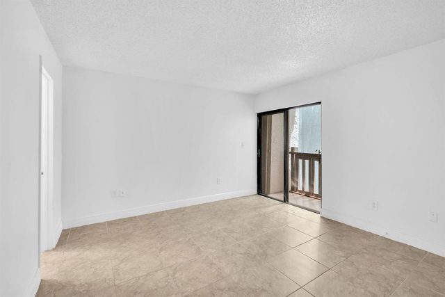 1021 Mockingbird Lane 303, Plantation, FL 33324
