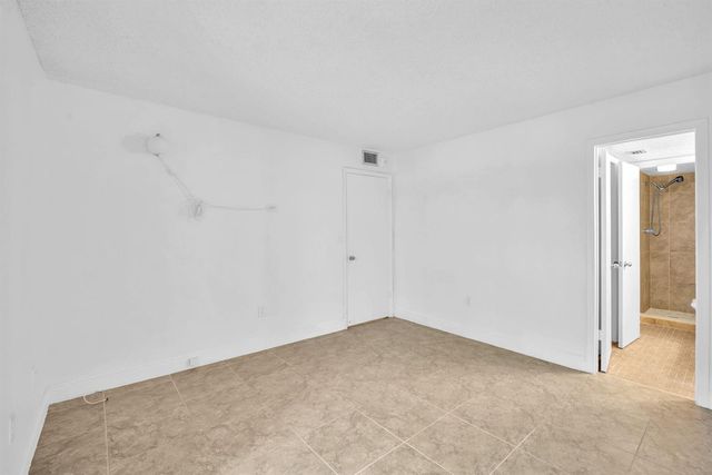 1021 Mockingbird Lane 303, Plantation, FL 33324