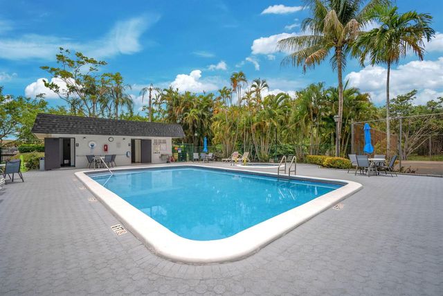 1021 Mockingbird Lane 303, Plantation, FL 33324