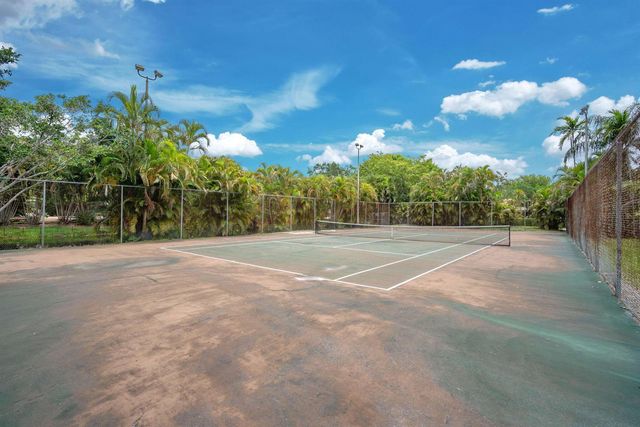 1021 Mockingbird Lane 303, Plantation, FL 33324