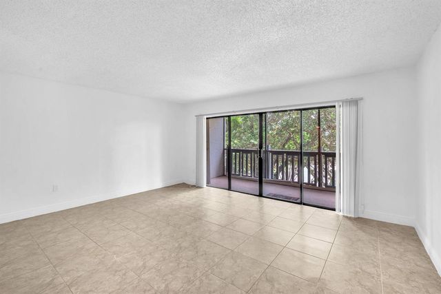1021 Mockingbird Lane 303, Plantation, FL 33324