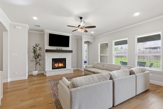 3801 Grove Valley Road, Midlothian, TX 76065