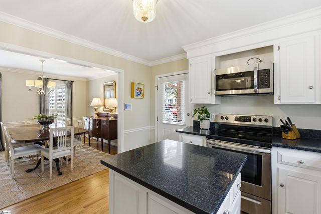 21 Oak Crest Court, Greenville, SC 29605