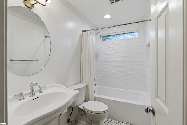 21 Oak Crest Court, Greenville, SC 29605