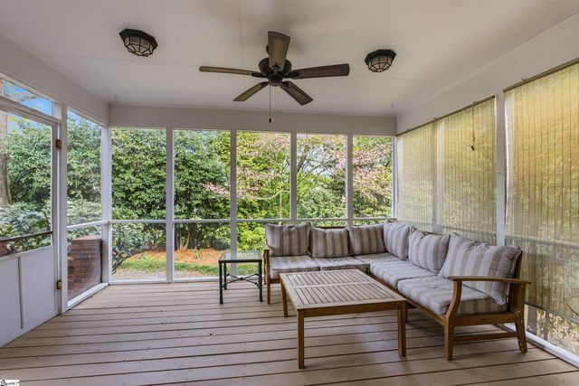 21 Oak Crest Court, Greenville, SC 29605