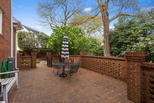 21 Oak Crest Court, Greenville, SC 29605