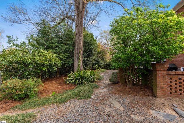 21 Oak Crest Court, Greenville, SC 29605