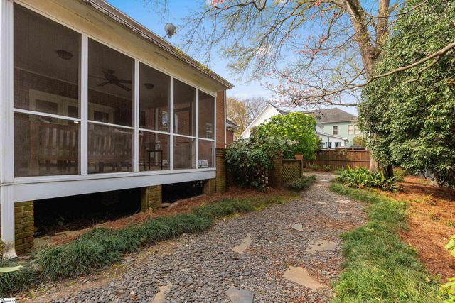 21 Oak Crest Court, Greenville, SC 29605