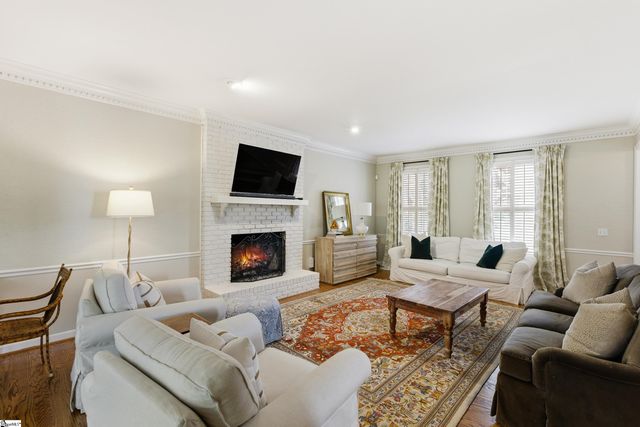 21 Oak Crest Court, Greenville, SC 29605