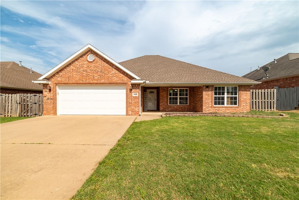 6309 S 37th Street, Rogers, AR 72758