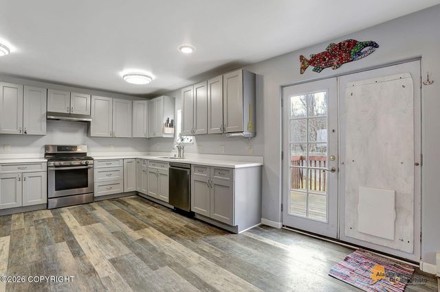 6400 N Weltin Way, Palmer, AK 99645