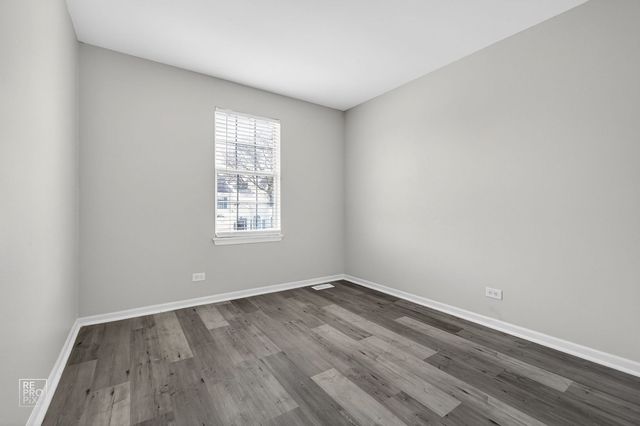 1543 Apple Grove Lane, Westmont, IL 60559