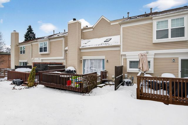 1543 Apple Grove Lane, Westmont, IL 60559