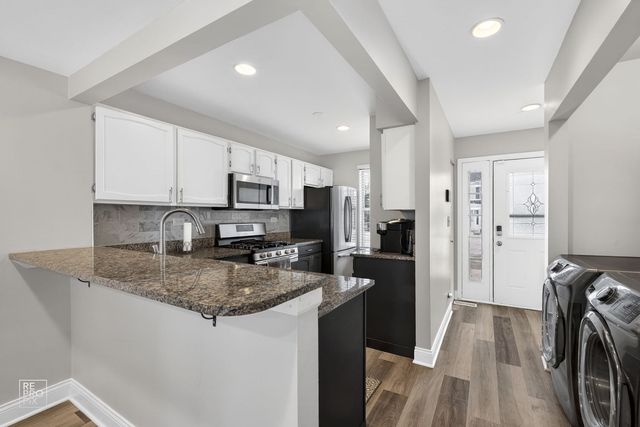 1543 Apple Grove Lane, Westmont, IL 60559