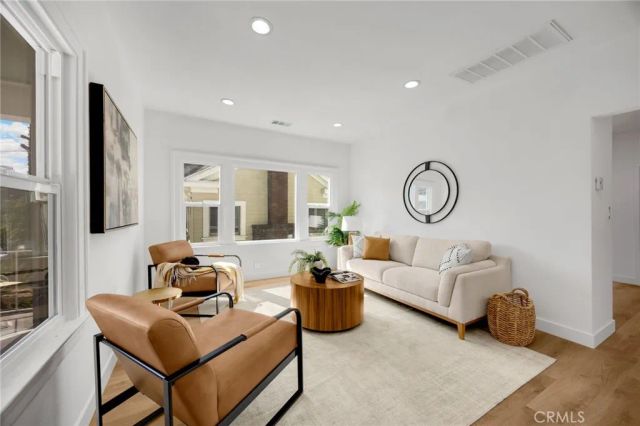 724 Solano, Los Angeles, CA 90012