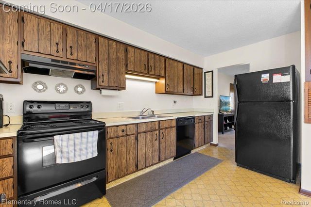 1650 Cove Road, Wales Township, MI 48027