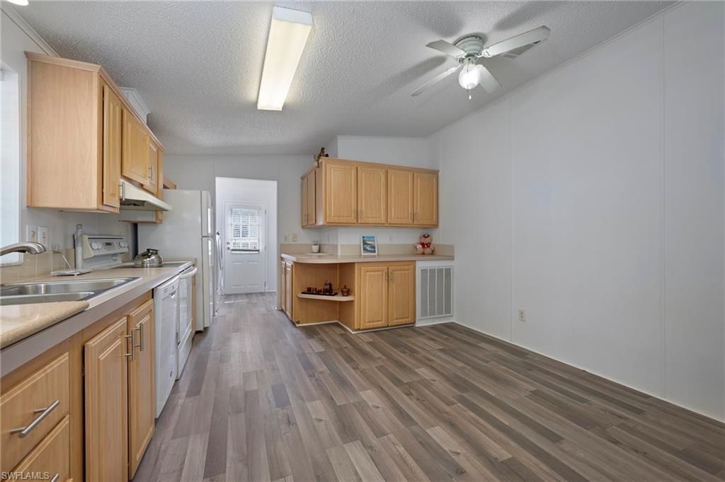 276 Grosbeak LN # 276, NAPLES, FL 34114 — photo 4